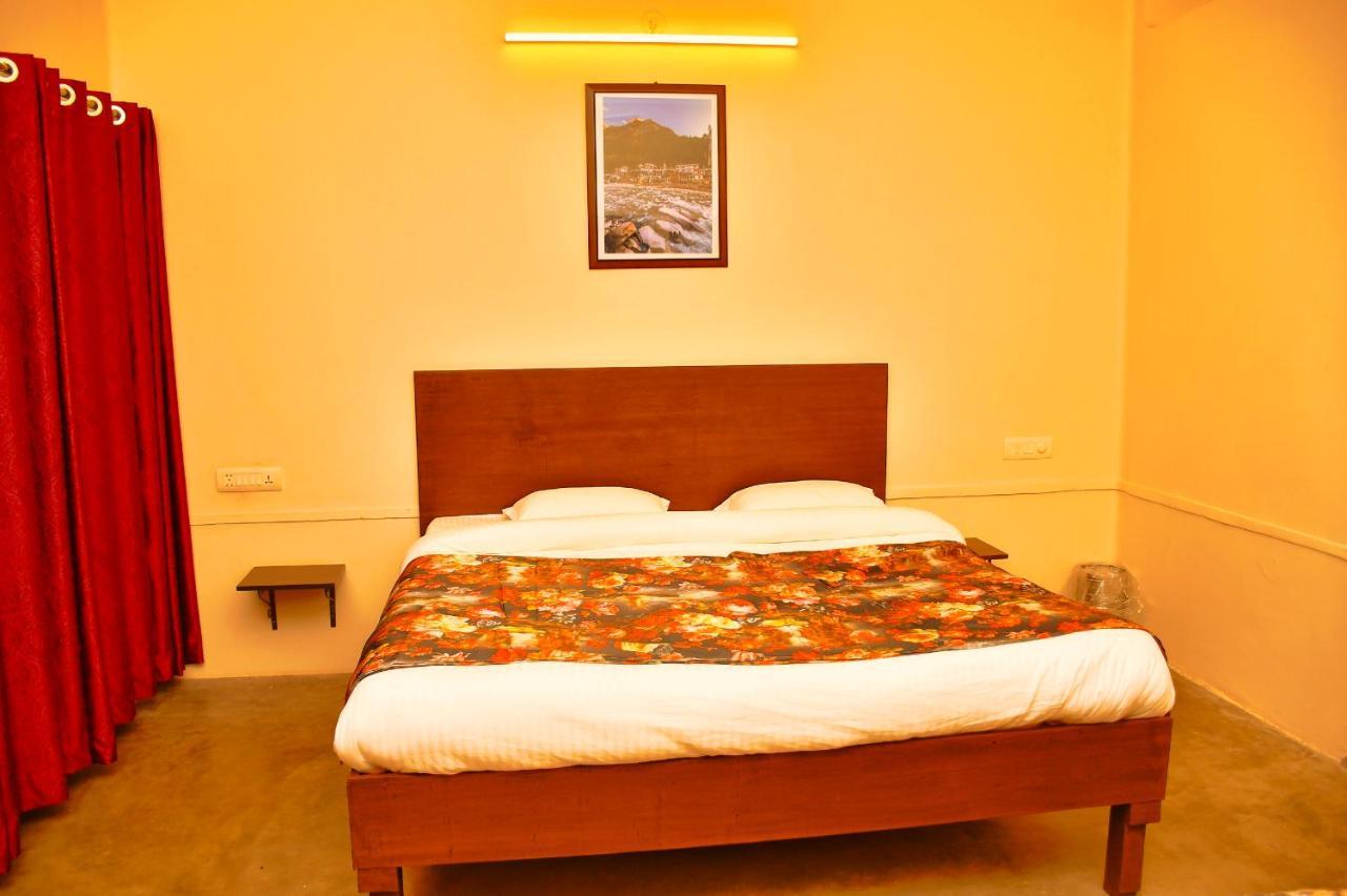 הרידוואר Gobind Bhawan Heritage Hotel מראה חיצוני תמונה
