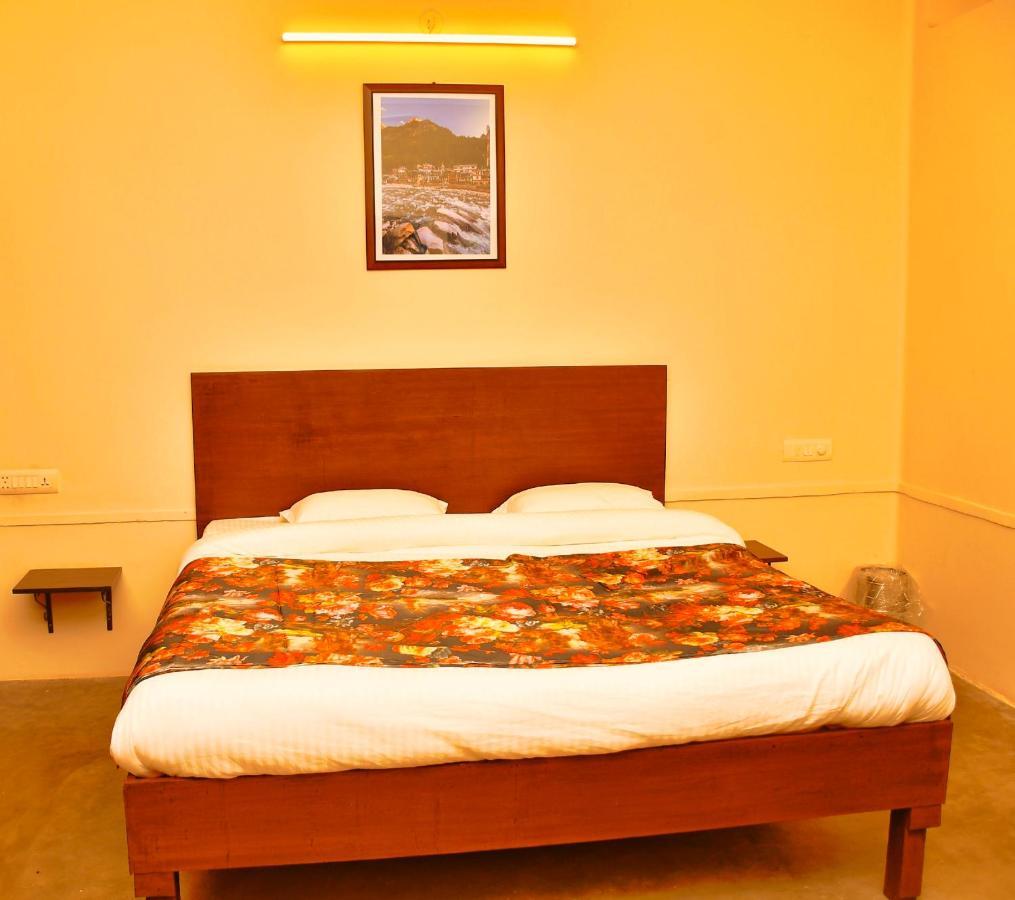 הרידוואר Gobind Bhawan Heritage Hotel מראה חיצוני תמונה
